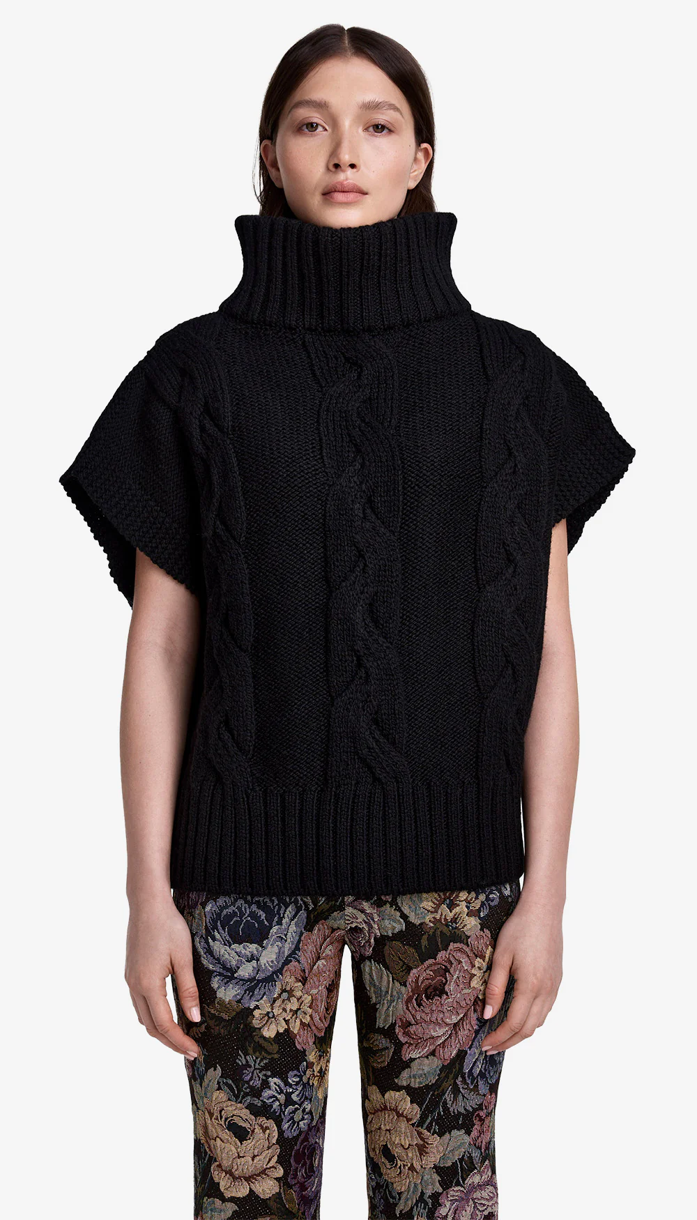 Cable-Knit Sleeveless Turtleneck