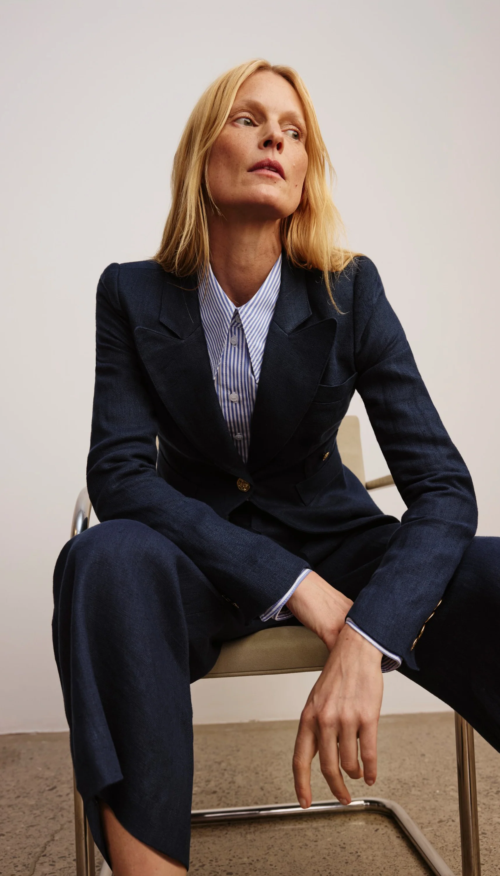 Linen Cropped Pleated Trouser - Image 7