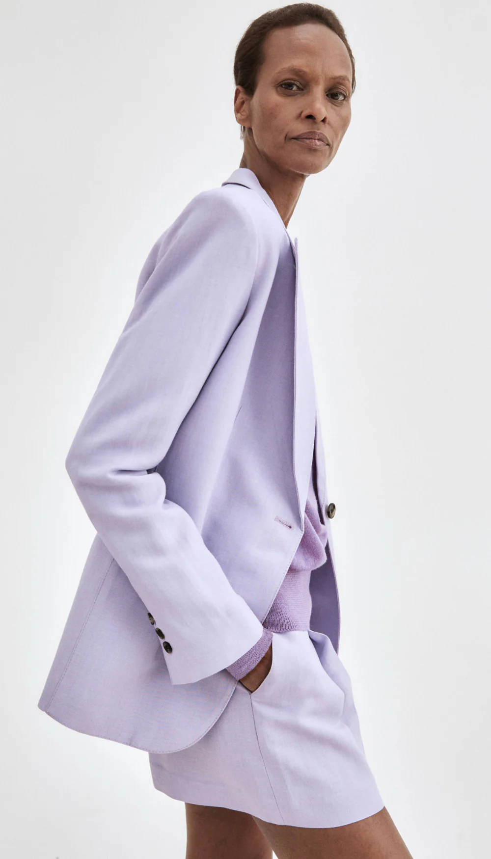Mid Rise Pleated Short - Image 9